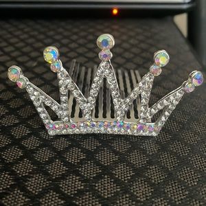 Tiara hair clip